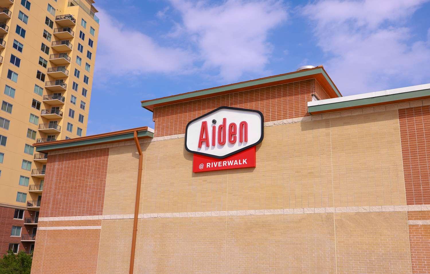 Hotel Aiden Riverwalk 3*